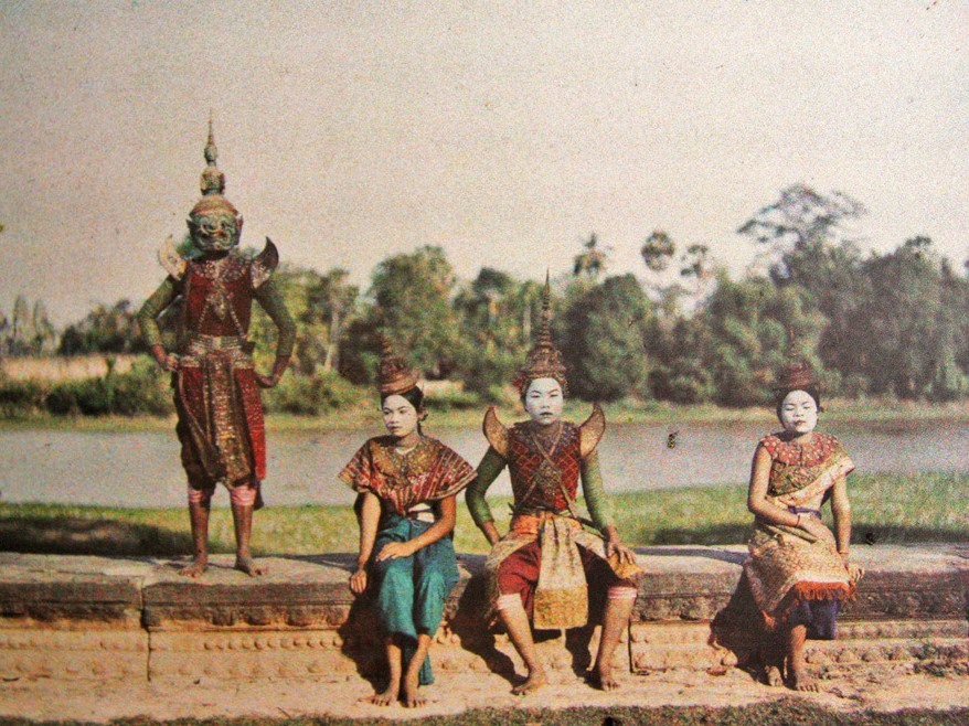 autochrome-busy-angkor-dancers.jpg#asset:5282
